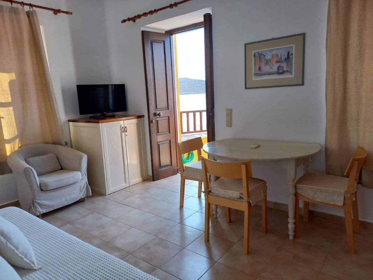 Villa Amalia Chalki Town Luaran gambar