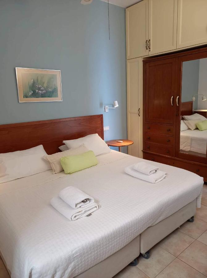 Villa Amalia Chalki Town Luaran gambar