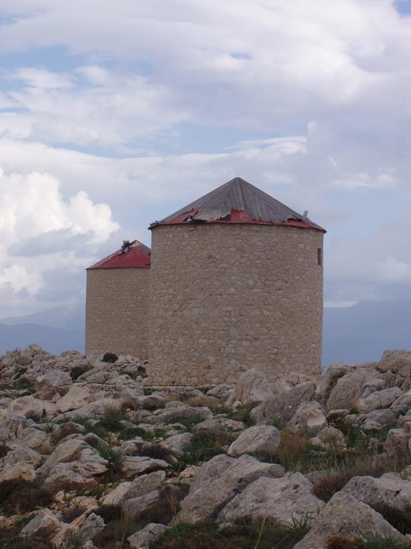 Villa Amalia Chalki Town Luaran gambar
