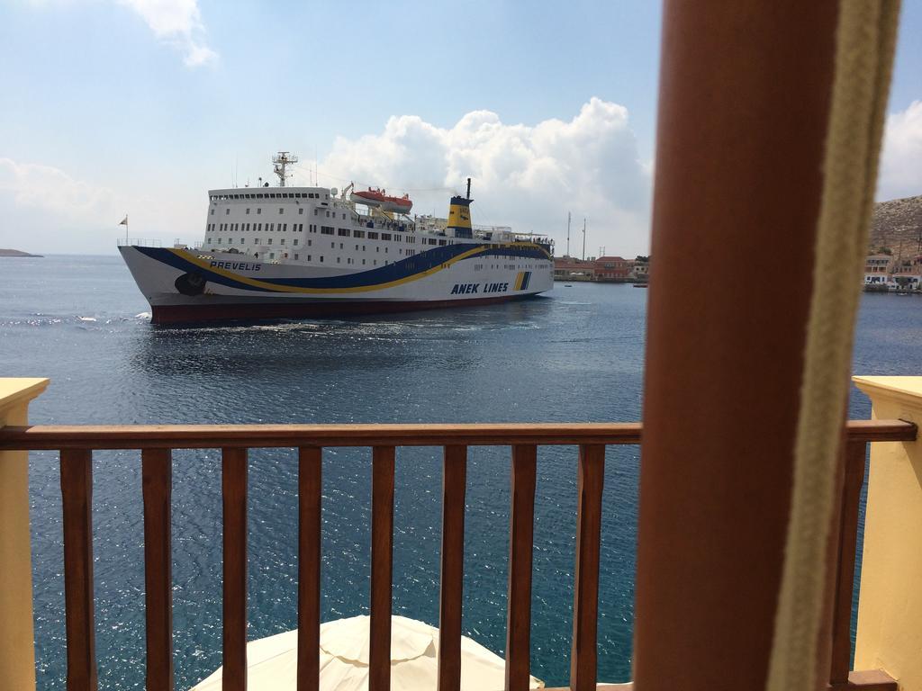 Villa Amalia Chalki Town Luaran gambar