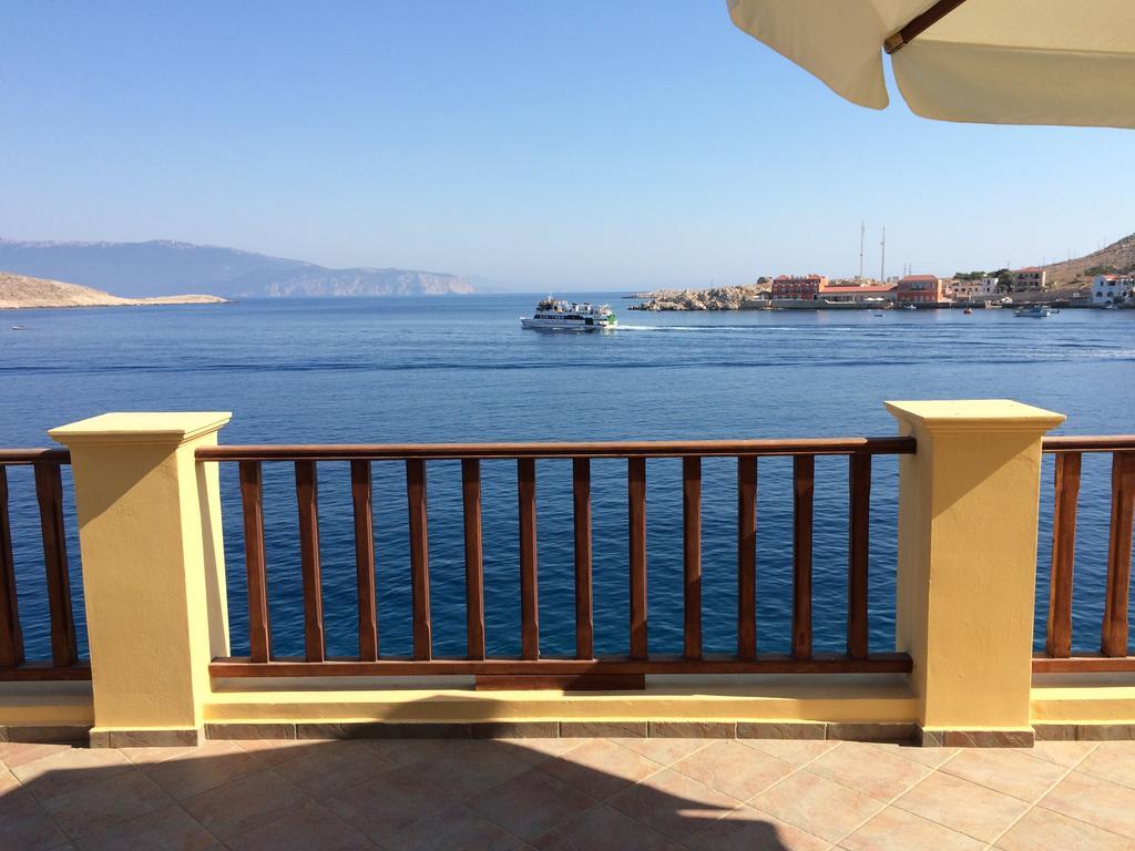 Villa Amalia Chalki Town Luaran gambar