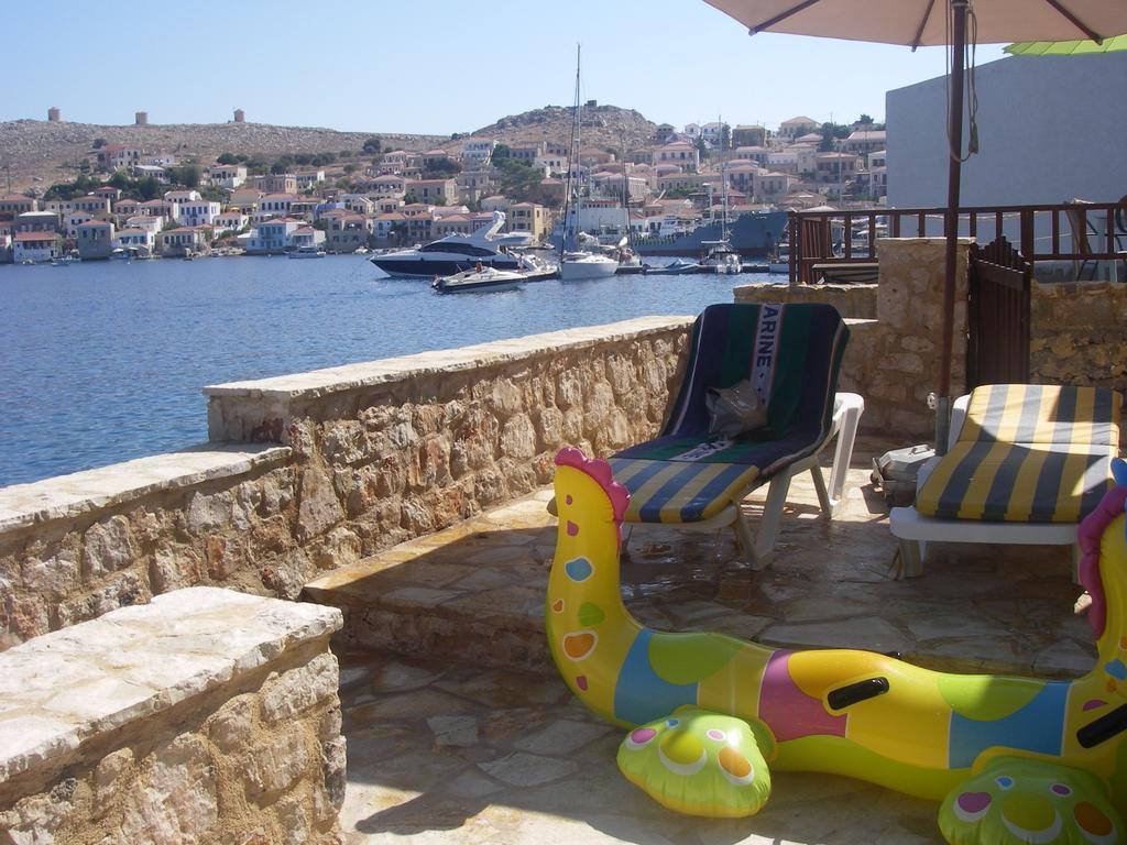Villa Amalia Chalki Town Luaran gambar