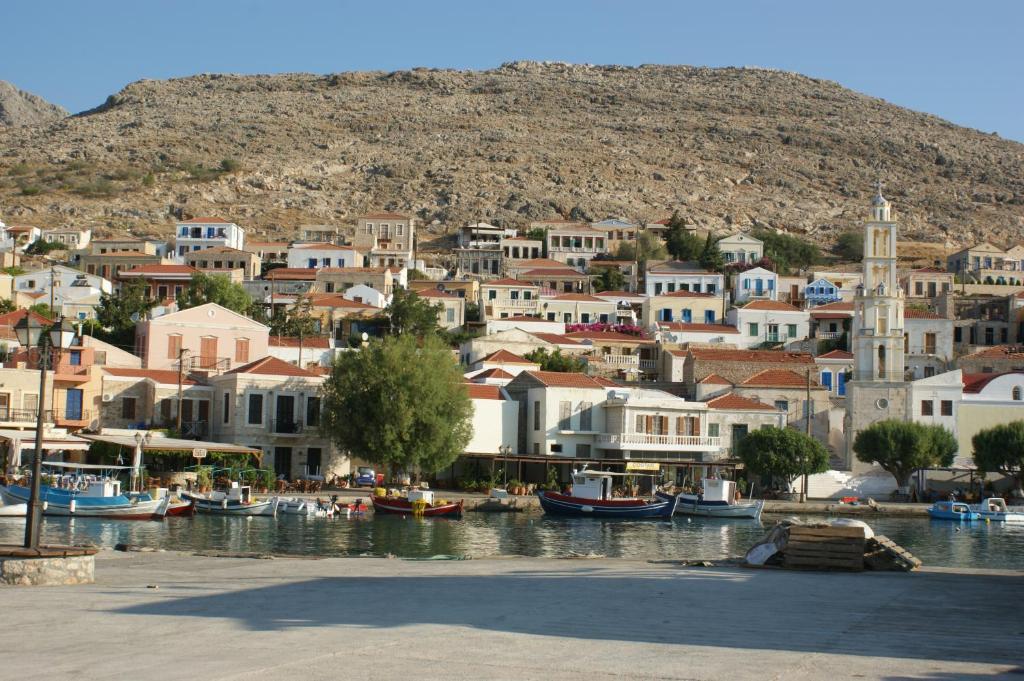 Villa Amalia Chalki Town Luaran gambar