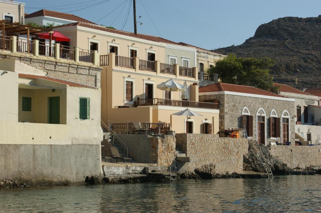 Villa Amalia Chalki Town Luaran gambar