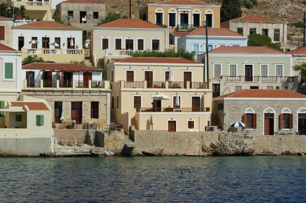 Villa Amalia Chalki Town Luaran gambar